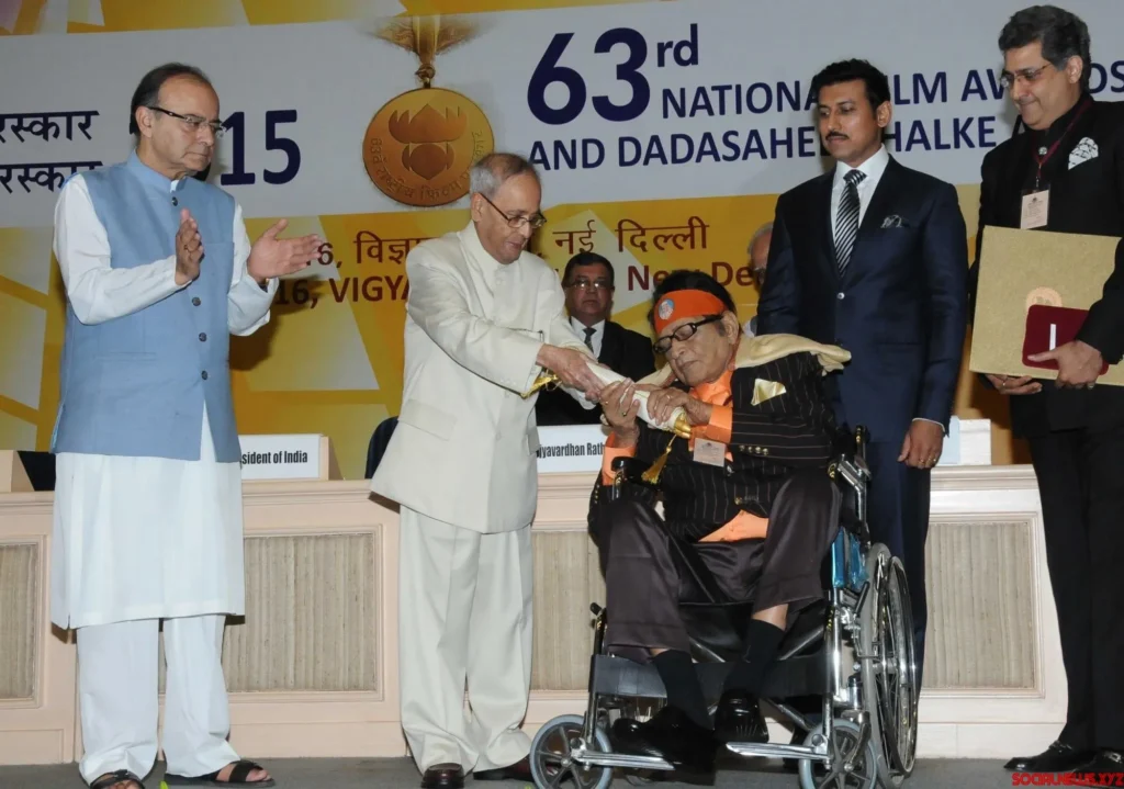 Manoj Kumar: The Cinematic Patriot of Indian Cinema 10 Manoj Kumar Dadasaheb Phalke Award (2015)